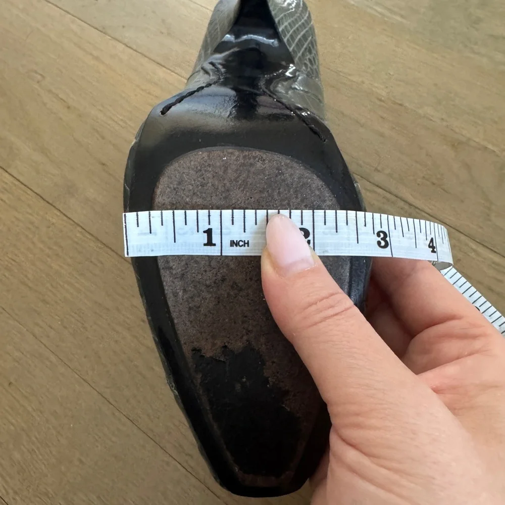 Calvin Klein Leather Croc Gray Stiletto Heels Round Toe Fashion Pumps Size 7
